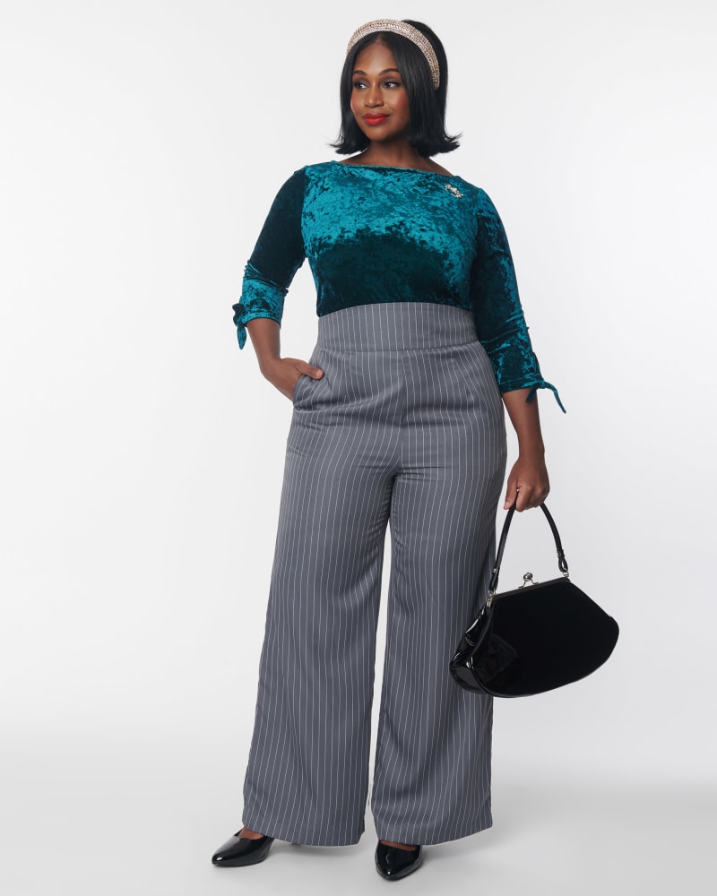 Front of a model wearing a size 1X Unique Vintage Grey Pinstripe High Waist Pants in Grey Pinstripe by Unique Vintage. | dia_product_style_image_id:333358